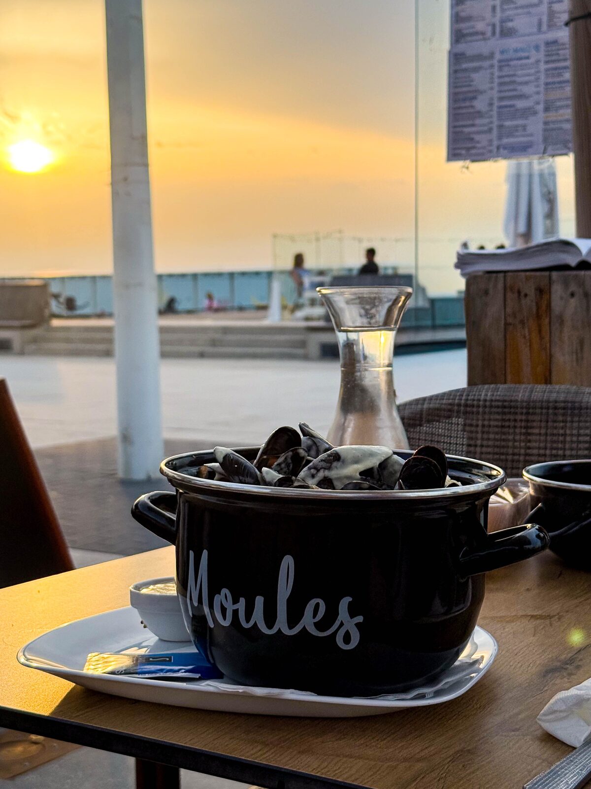 Casserole de moules de Dunkerque au coucher du soleil, terrasse du My Malo