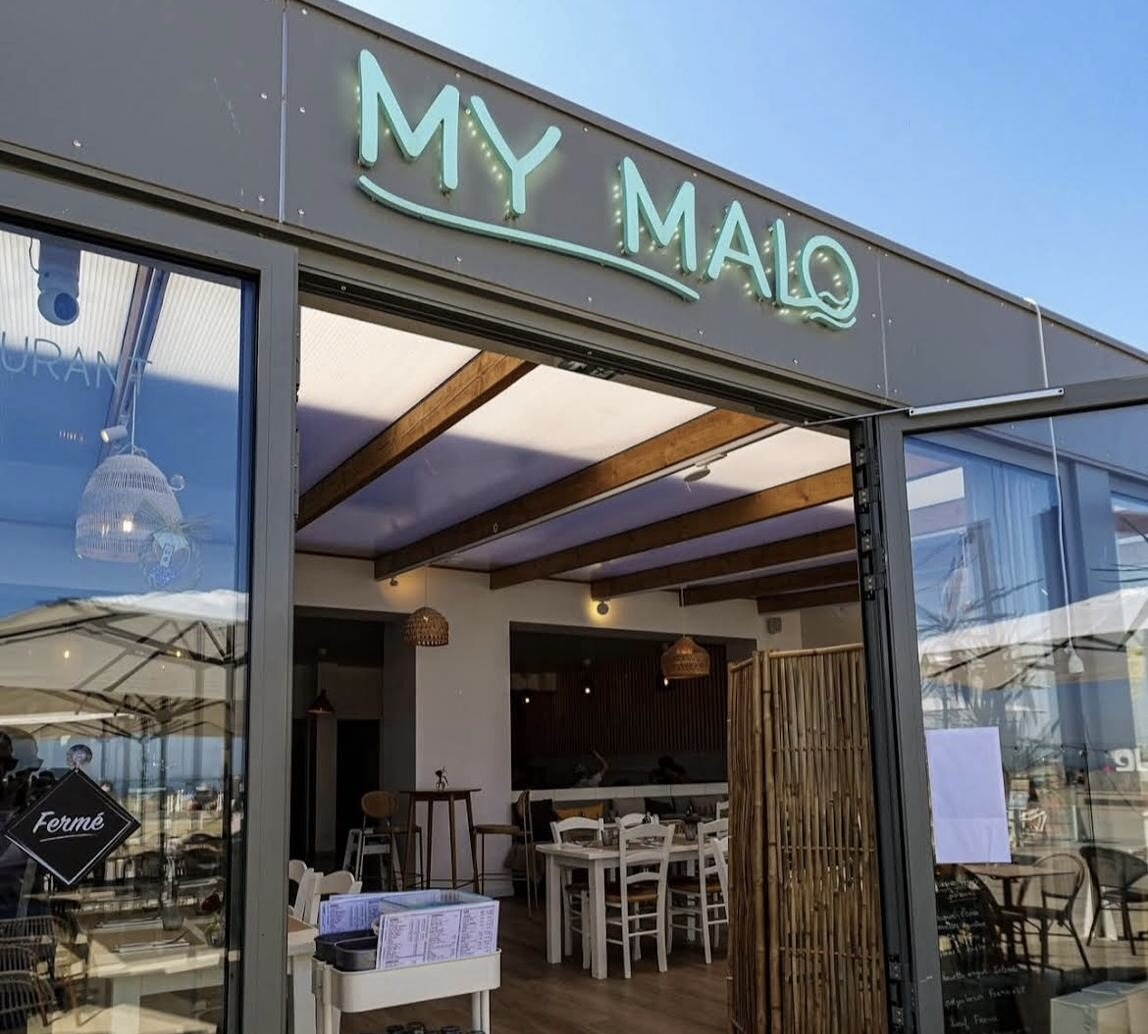 Table dressée en terrasse au restaurant My Malo à Malo-les-Bains